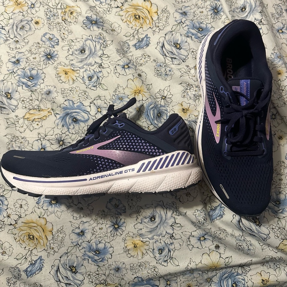 Brooks Adrenaline GTS